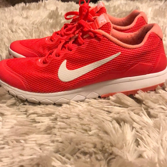 Women’s Nike Flex Experience RN 4 - Picture 1 of 5